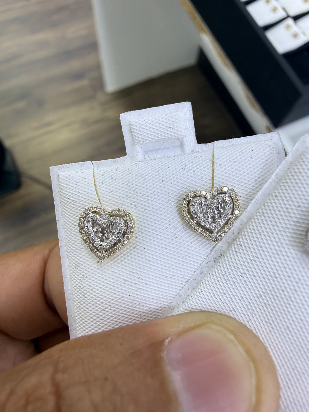 10KT Gold 0.25ctw Natural Heart Earrings