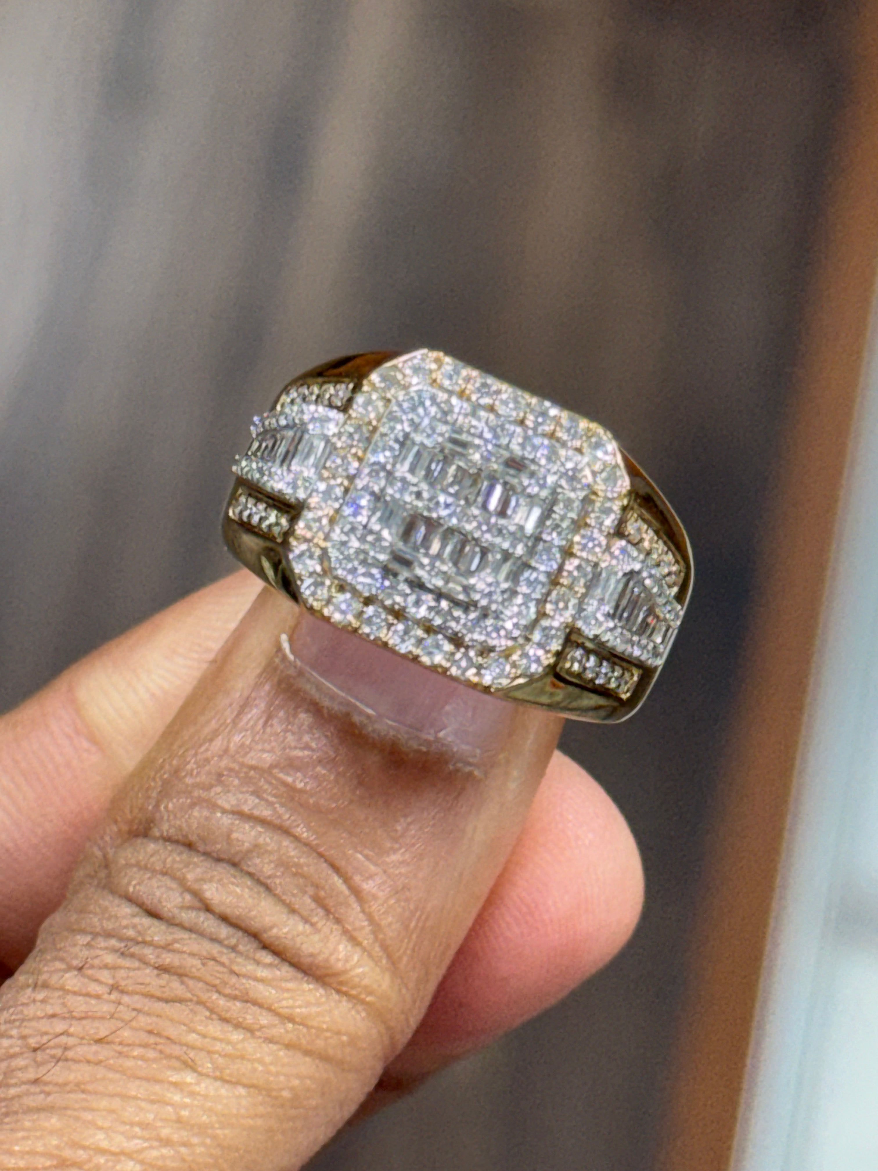 Natural Diamonds Ring