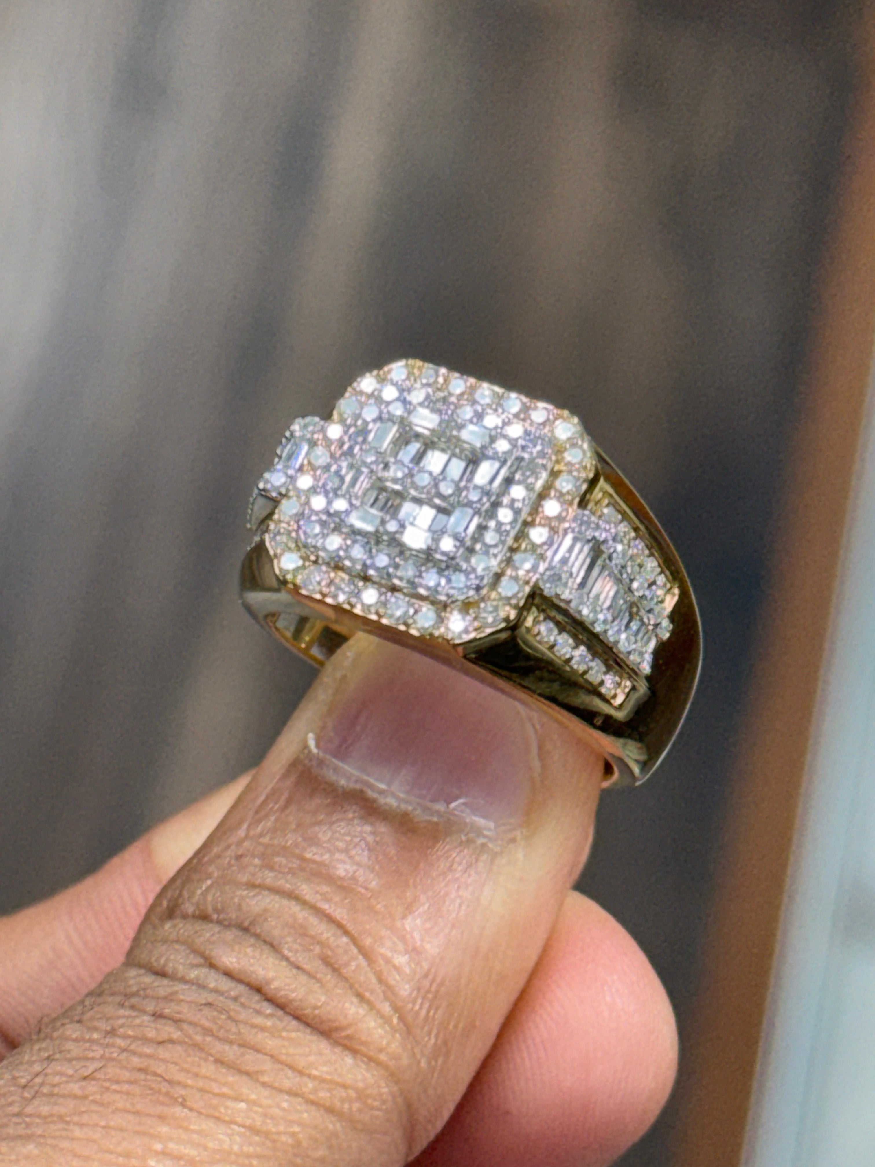 Natural Diamonds Ring