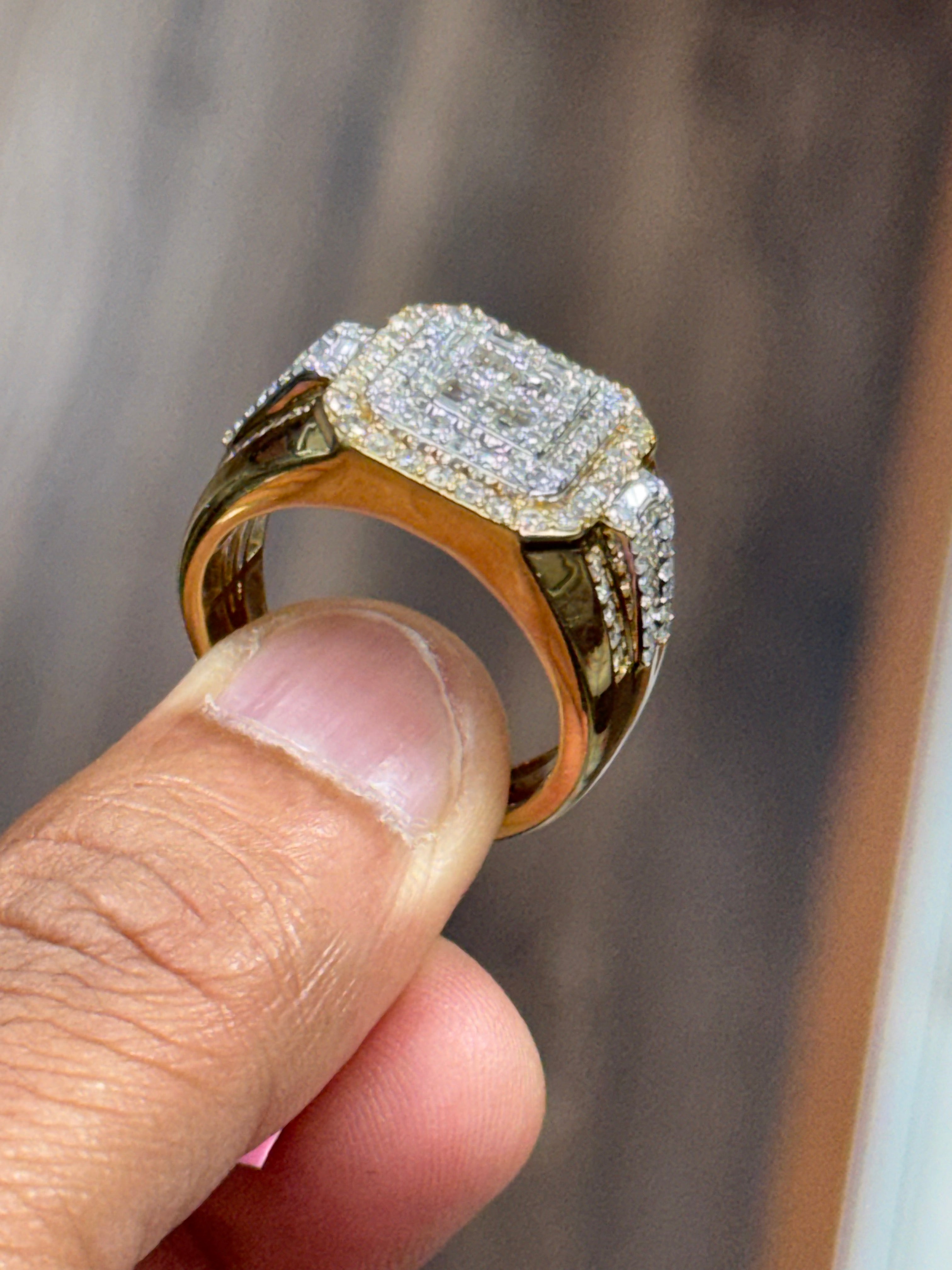 Natural Diamonds Ring